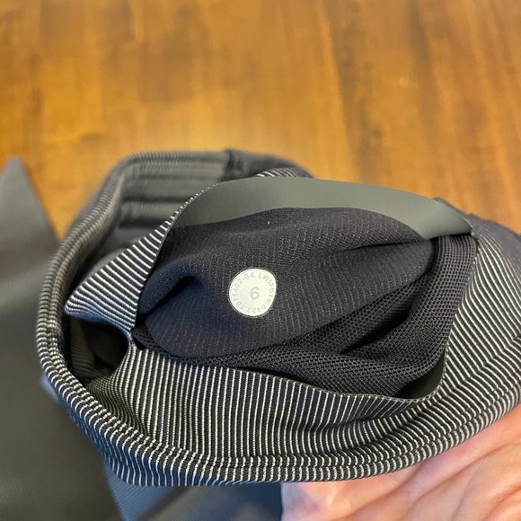 Lululemon Base Pace High-Rise Tight 25" Two-Tone Ribbed in Black / Gull Grey - Picture 7 of 9